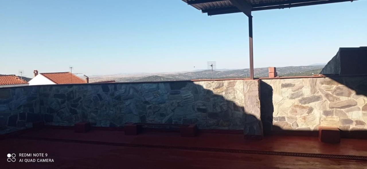 Hostal 2 Estrellas -Restaurante Las Tres Encinas En El Centro Del Pueblo Cabeza la Vaca Eksteriør bilde